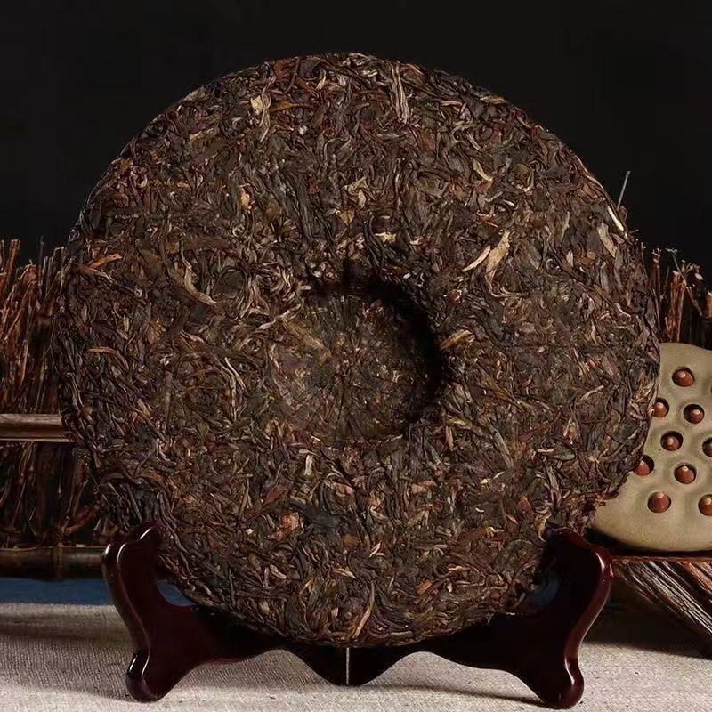 1990s Yiwu Laosheng Tea Cake Ancient Tree Tea Yunnan Pu'er Tea 357g