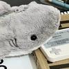 Süßer Cartoon Kleiner Delfin Hai Plüsch Federmäppchen Große Kapazität Schreibwaren Aufbewahrungstasche Federmäppchen Multifunktionale Plüschtasche