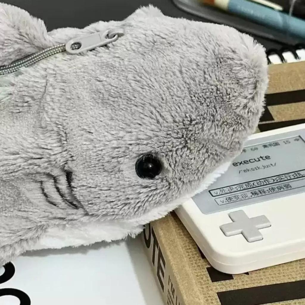 Süßer Cartoon Kleiner Delfin Hai Plüsch Federmäppchen Große Kapazität Schreibwaren Aufbewahrungstasche Federmäppchen Multifunktionale Plüschtasche