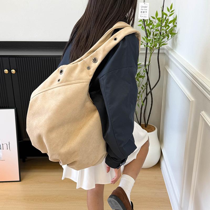 Suede bag women's large capacity 2025 new autumn and winter retro shoulder armpit bag commuter tote dumpling bag