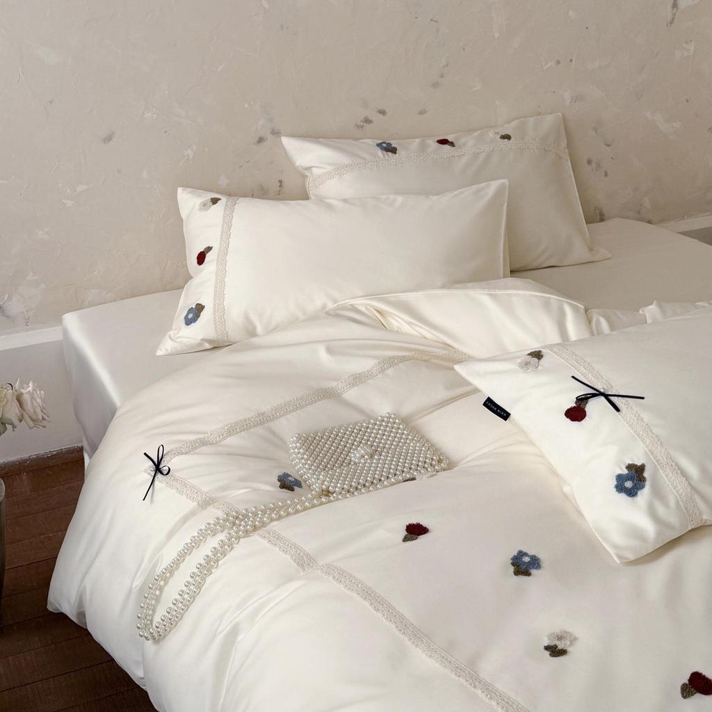 Spring/Summer Pure Cotton Long-Staple Four-Piece Bedding Set with Towel Embroidery - Soft, Skin-Friendly, Solid Colors
