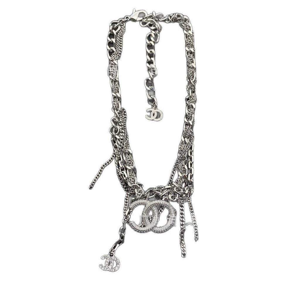 Seiko Hochwertige mehrschichtige Doppel-C-Quasten-Halskette für Damen