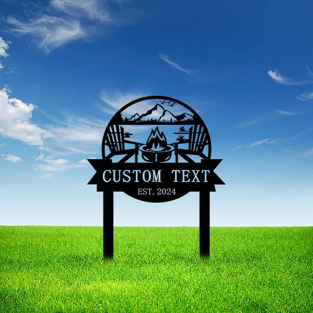 Personalisierte Lagerfeuer Metallschild, Individuelle Hütten Namensschild, Outdoor Gartenpfahl Dekoration, Camping Geschenk Rustikal
