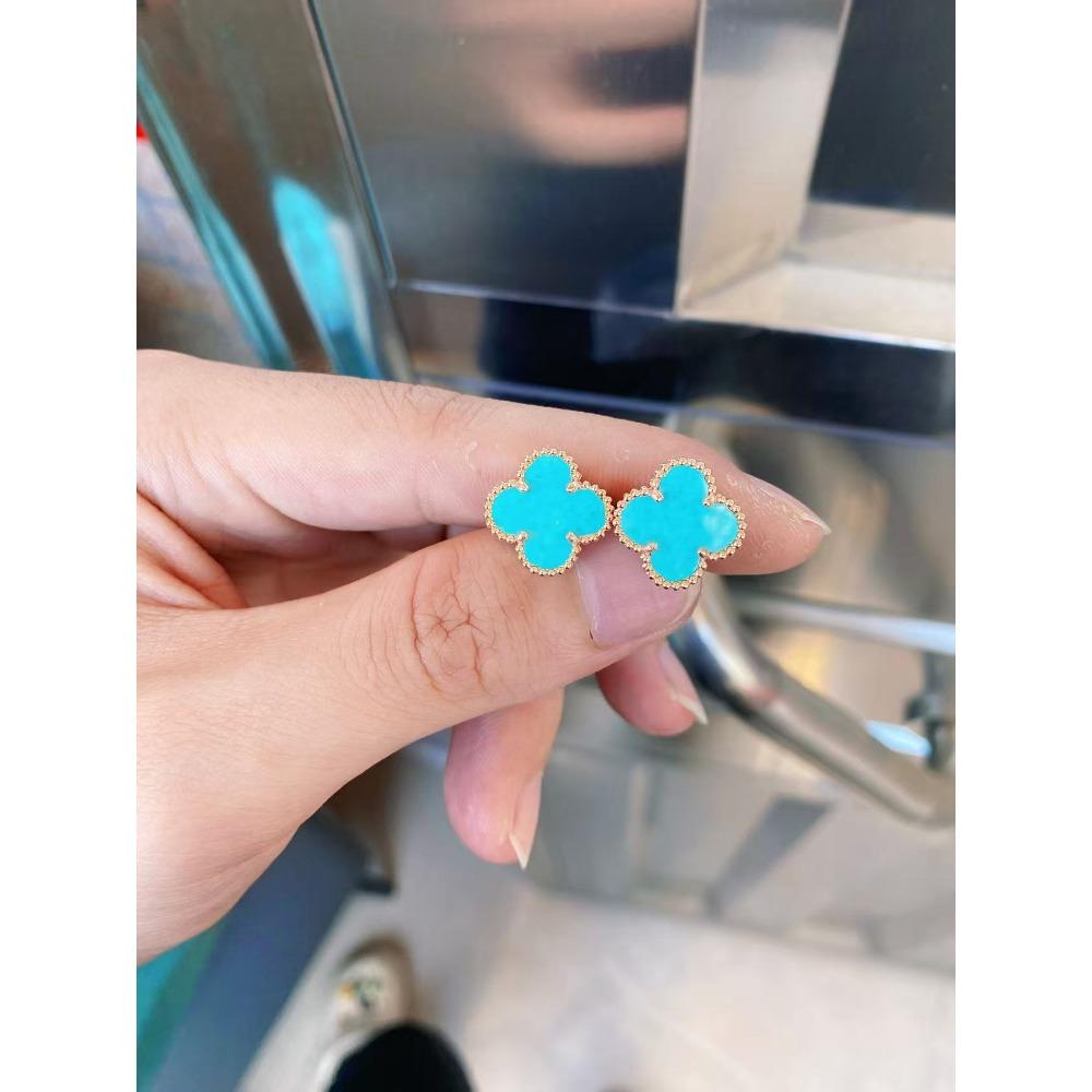

Four-leaf Clover Medium Stud Earrings - White Shell Agate Luxury Earrings