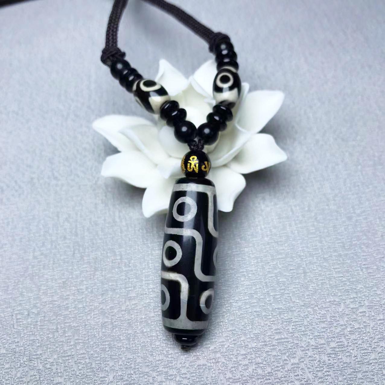 

Этническое ожерелье на ключицу с бусинами Дзи с 3, 6 и 9 глазами - Унисекс Весенне-летняя короткая цепочка