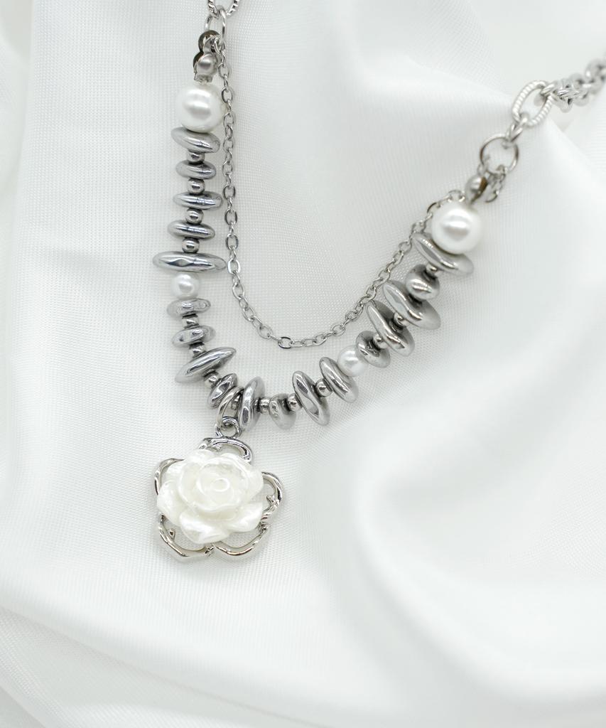 Iamj Rosette Necklace