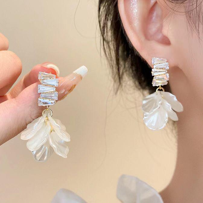 

2025 Изысканный нишевый дизайн Простые роскошные серьги для женщин - Универсальные серьги-гвоздики высокого класса