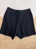 Graue A-Linien-Strickshorts im koreanischen Stil für Damen – Elastischer Bund, Weiter Beinschnitt, Hüftbetont, Schlankmachend, Perfekt für Herbst & Winter