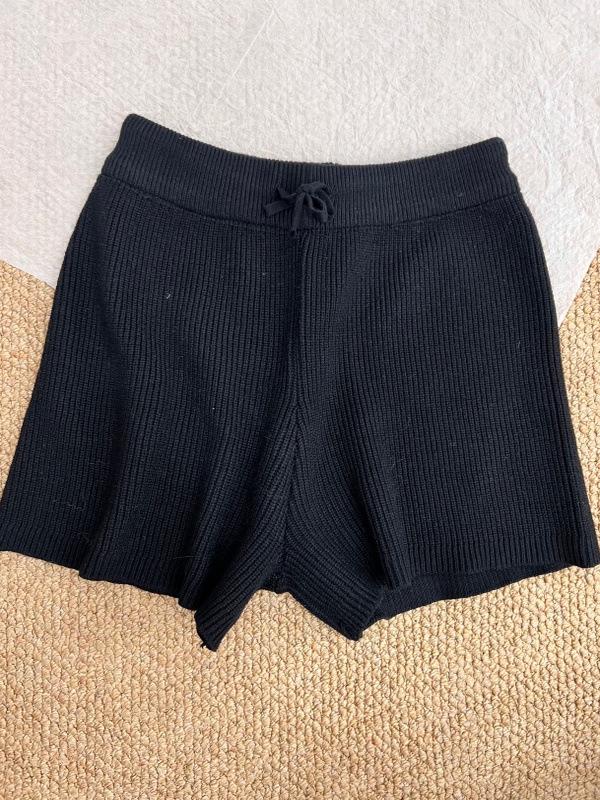 Graue A-Linien-Strickshorts im koreanischen Stil für Damen – Elastischer Bund, Weiter Beinschnitt, Hüftbetont, Schlankmachend, Perfekt für Herbst & Winter
