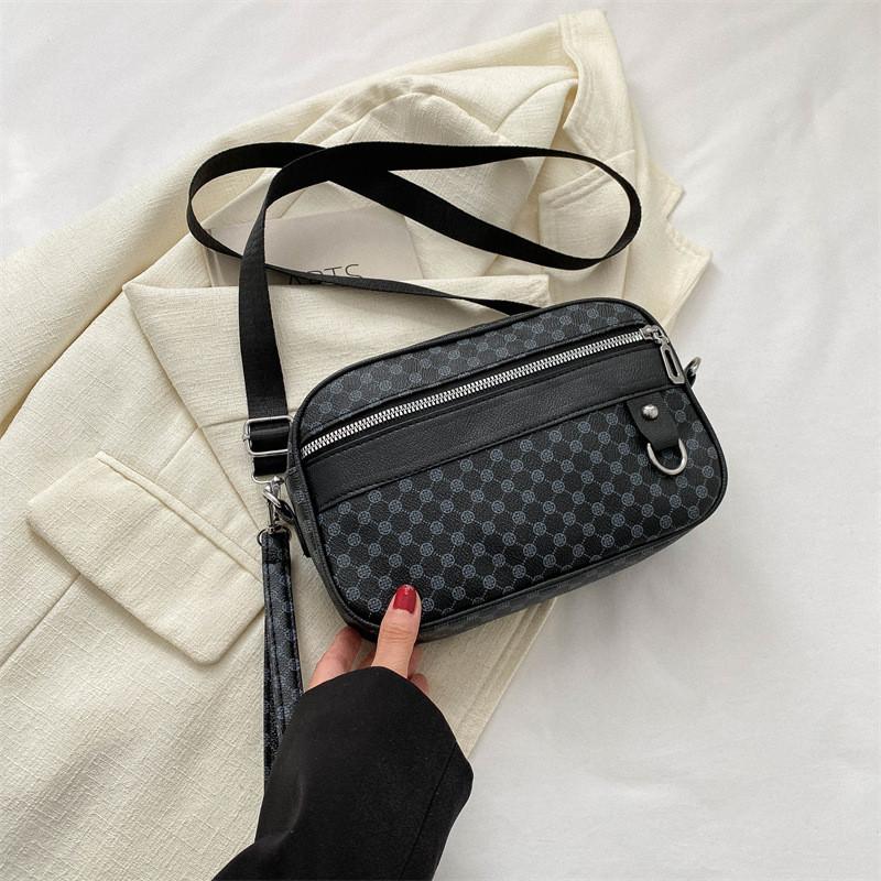 Stylish Small Square Bag For Women In Black Pink Brown Perfect For Casual Outings чёрный