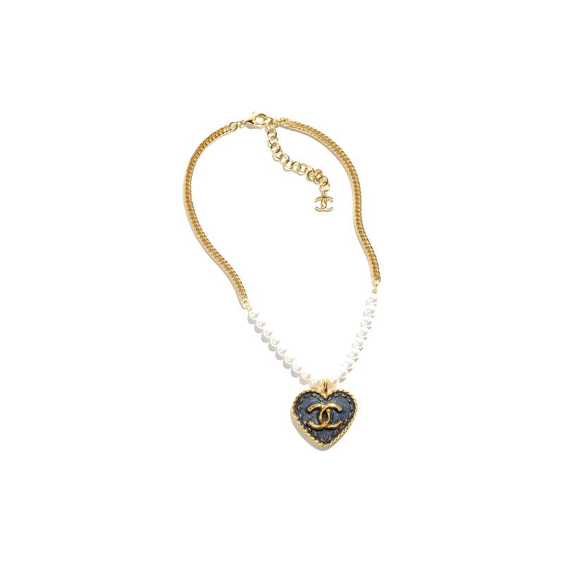 

CHANEL Logo Metal Artificial Pearl Necklace Women s Gold золотий