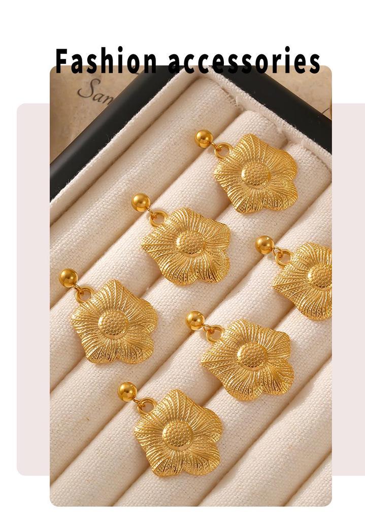 Retro Sunflower Court Style Earrings: Fashionable 18k Gold-Plated Titanium Steel Jewelry
