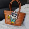 Labubu Sommer neuer Stil Netz rot geflochtene Korbtasche Umhängetasche Handtasche Damen Tasche niedlich Zugstoff Cartoon Rattantasche 5481 KTB