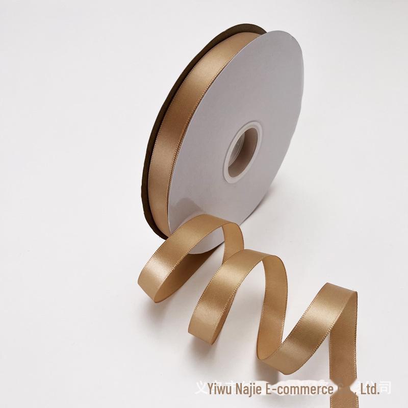 

Рулон атласной ленты-банта, завязанной вручную, 2 см — рождественский подарок и украшение