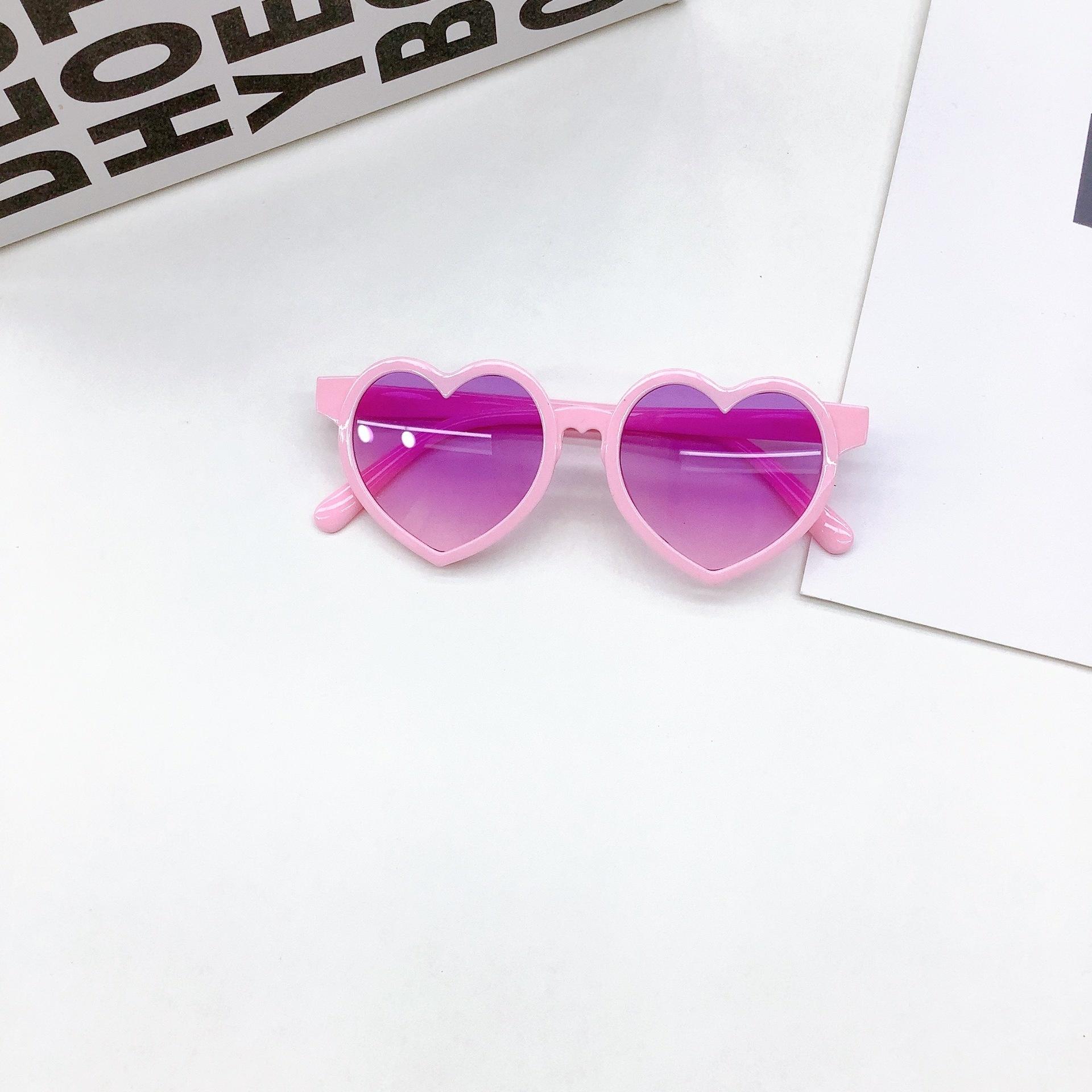 

2025 Sunglasses Love UV Protection Baby Glasses New Fashion Children s Sunglasses Versatile Candy Color Boys and Girls розовый