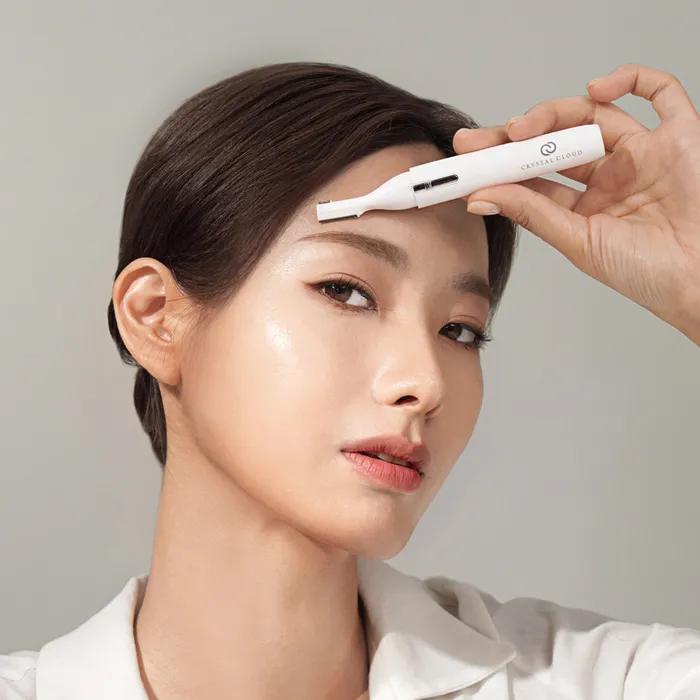 Crystal Cloud Electric Eyebrow Trimmer
