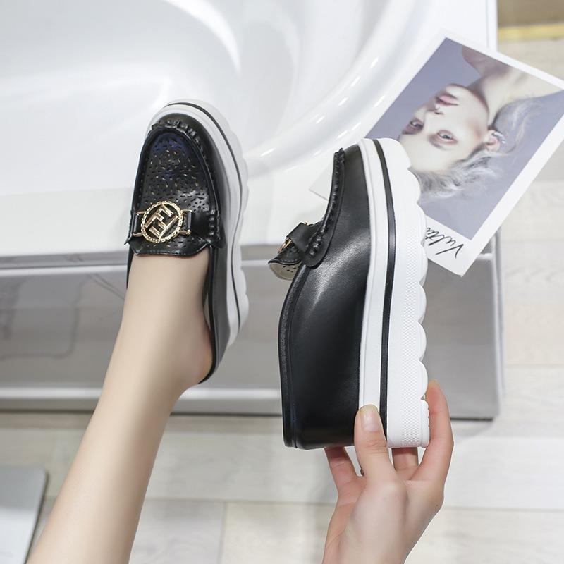 Herbst neues Produkt Baotou halbe Schale Damen dicke Sohle Innenhöhe erhöht Muffin-Schuhe Keilabsatz Lazy Fashion absatzlose Hausschuhe