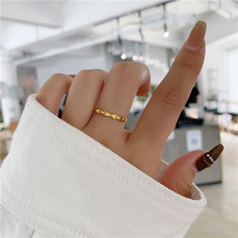 Korean Geometric Titanium Steel Index Ring: Fashionable, Simple, Celebrity Style for Women