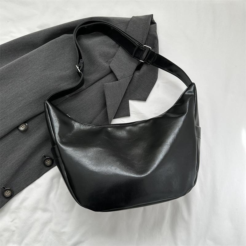 Stylish Vintage Fashion Shoulder Bag Large Capacity Tote Bag For Women In Black Brown And Light Brown