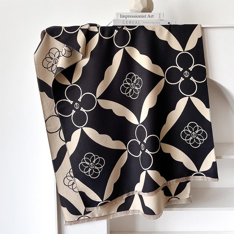 

Контрастный двухсторонний шарф в геометрическом минималистском стиле, зимняя роскошная теплая шаль 185cm чёрный