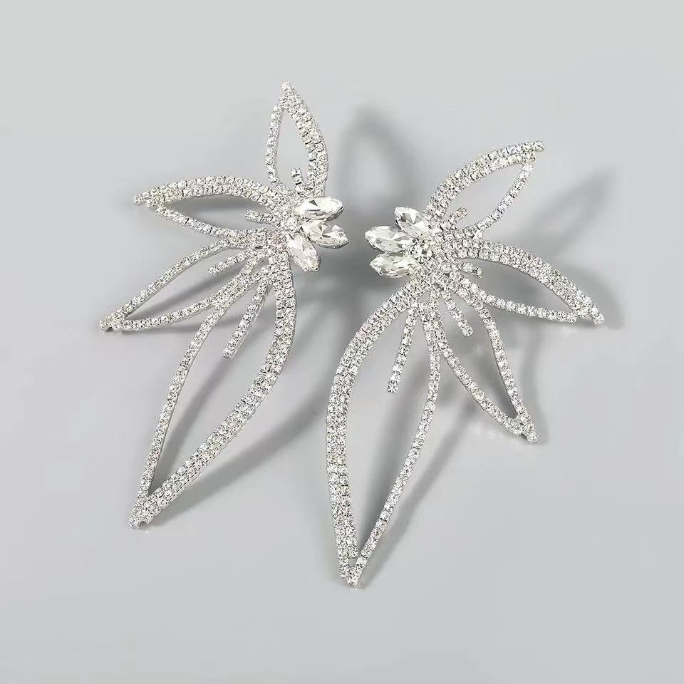 Hot selling fashion earrings in Europe and America, women's exaggerated sparkling diamond leaf shaped flower earrings, personali