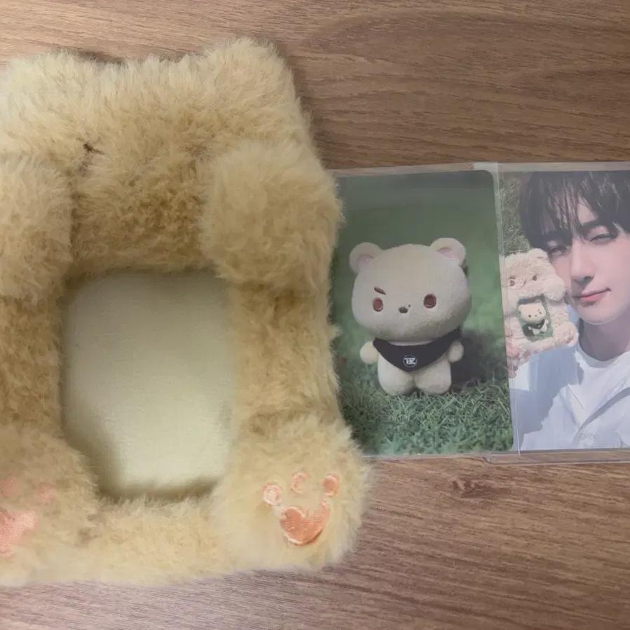 

Держатель для фотокарточки Theboyz Хёнджэ