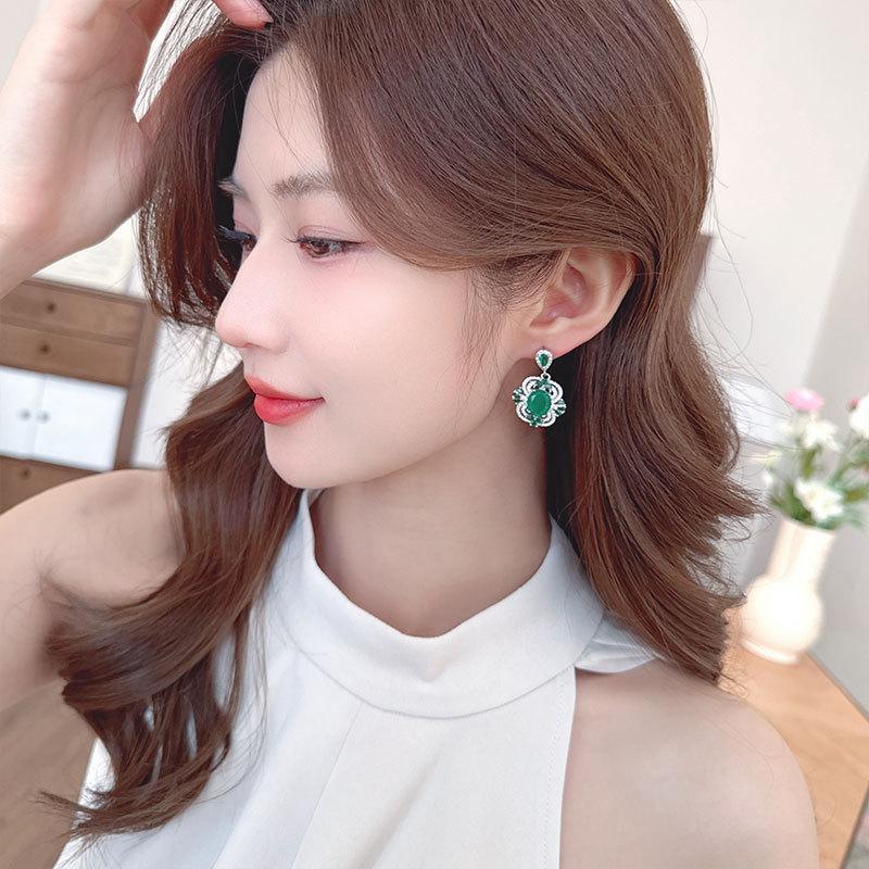 Women's Light Luxury Design Elegant Inlaid Zircon Pendant Earrings Fashionable And Versatile Niche Design Earrings