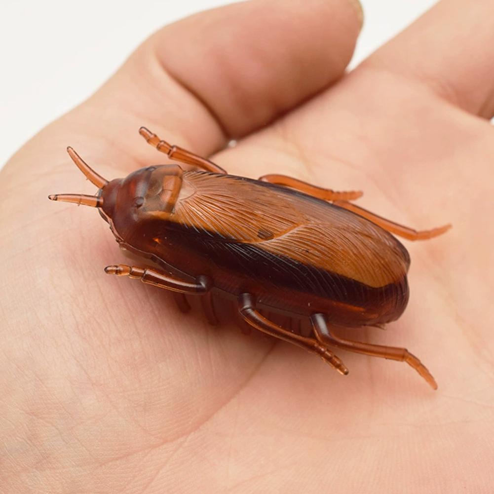 1Pcs Realistic Cockroach Toys Funny Simulation Fake Roach Prank Toys Trick Joke Toy Novelty Gadgets Scary Spoof Toy