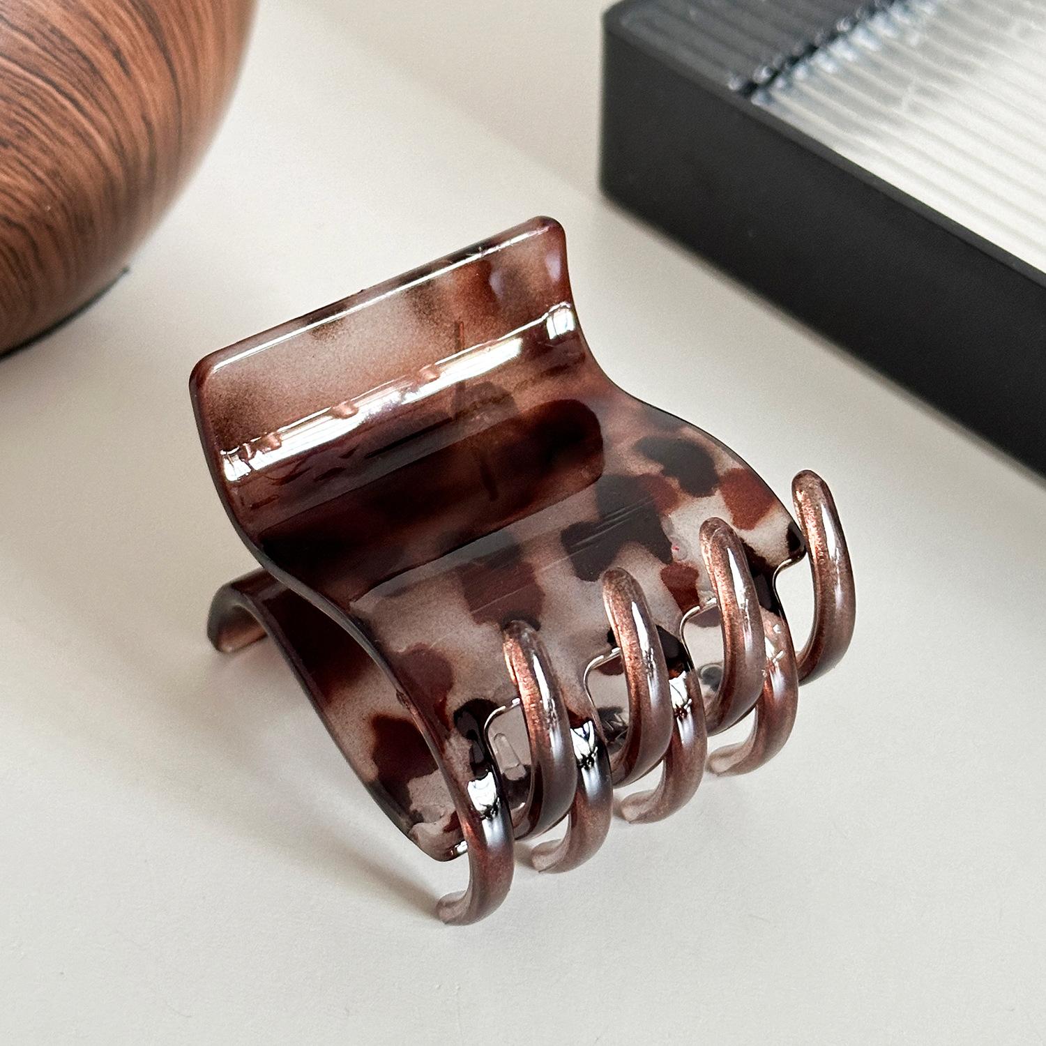

Trendy Leopard Print Hair Claw Clip For Effortless Halfup Hairstyles For Women Gray