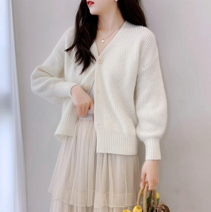 Women's Trendy V-Neck Knit Cardigan: Spring & Autumn Long Sleeve Loose Sweater in Candy Colors