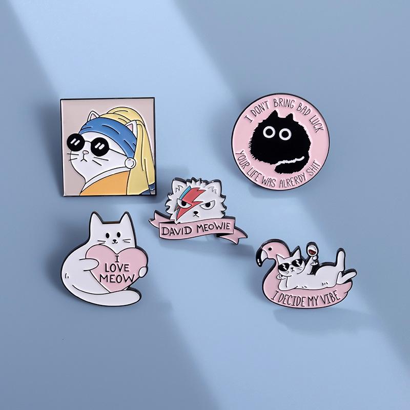Cute Pearl Cat Enamel Lapel Pin Cartoon Metal Brooch Jewelry For Women Men Hat Backpack Bags Badge Pins Kids Gifts