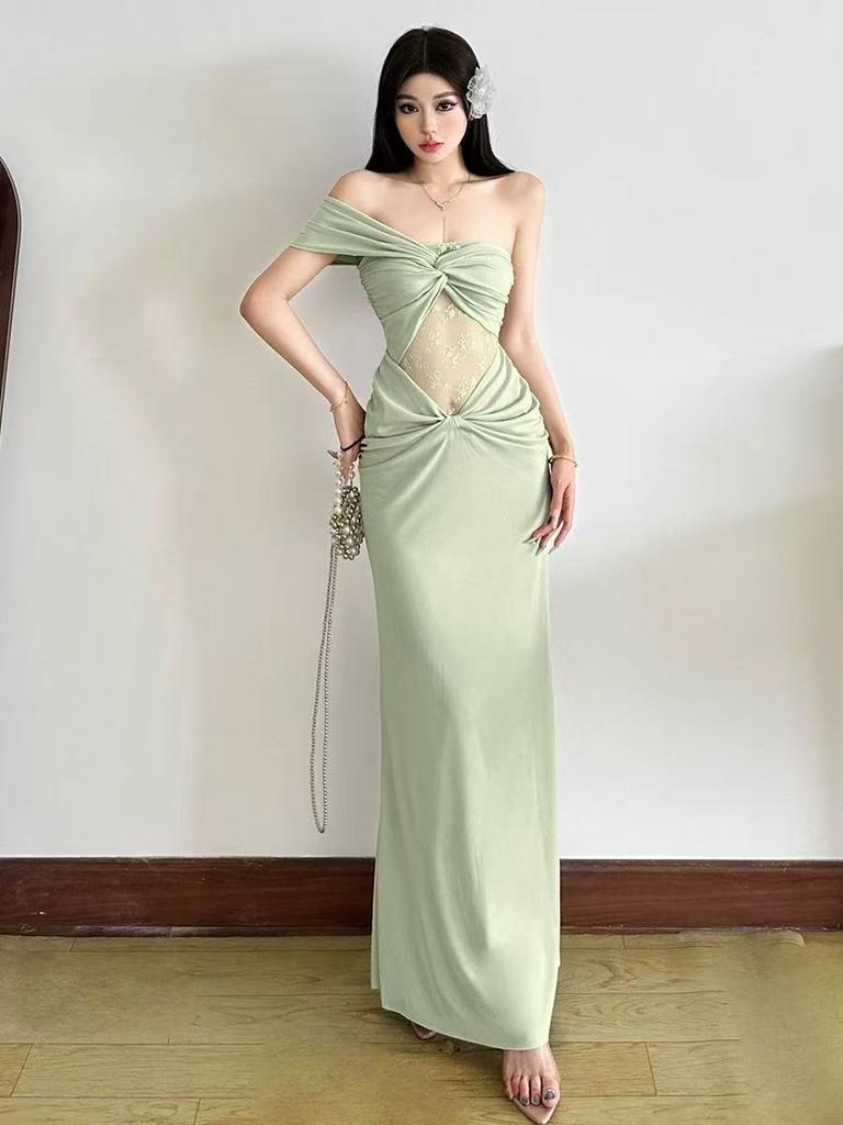 Sexy Design Slanted Shoulder Dress Summer New Hollow Lace Splicing Pleated Waist and Hip Long Dress