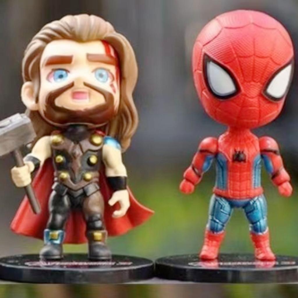 Scatola a Sorpresa Action Figures Marvel Avengers, Batman Iron Man Spider-Man Captain America Giocattoli, Ornamenti Modello da Collezione per Bambini e Fan