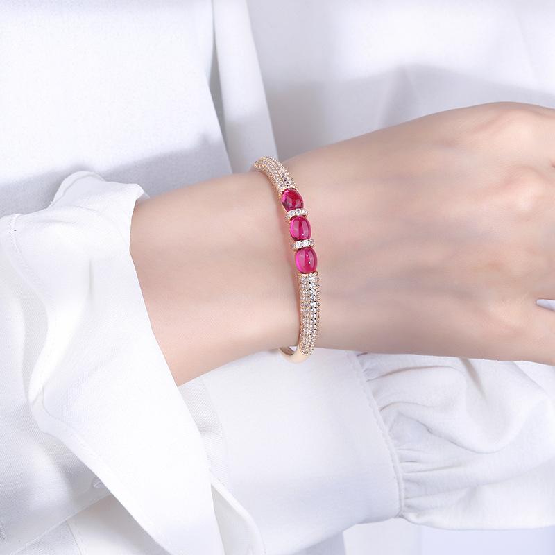 Schmuck Kupferboden Vergoldet Koreanisch Klassisch Imitation Roter Korund Schlichte Oberfläche Voll Diamantbesetzt Armband Stein 6 * 8