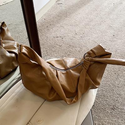 Korejská ins velkokapacitní retro měkká kožená plisovaná taška ve stylu knedlíku, ležérní všestranná taška přes rameno s rohem, crossbody taška