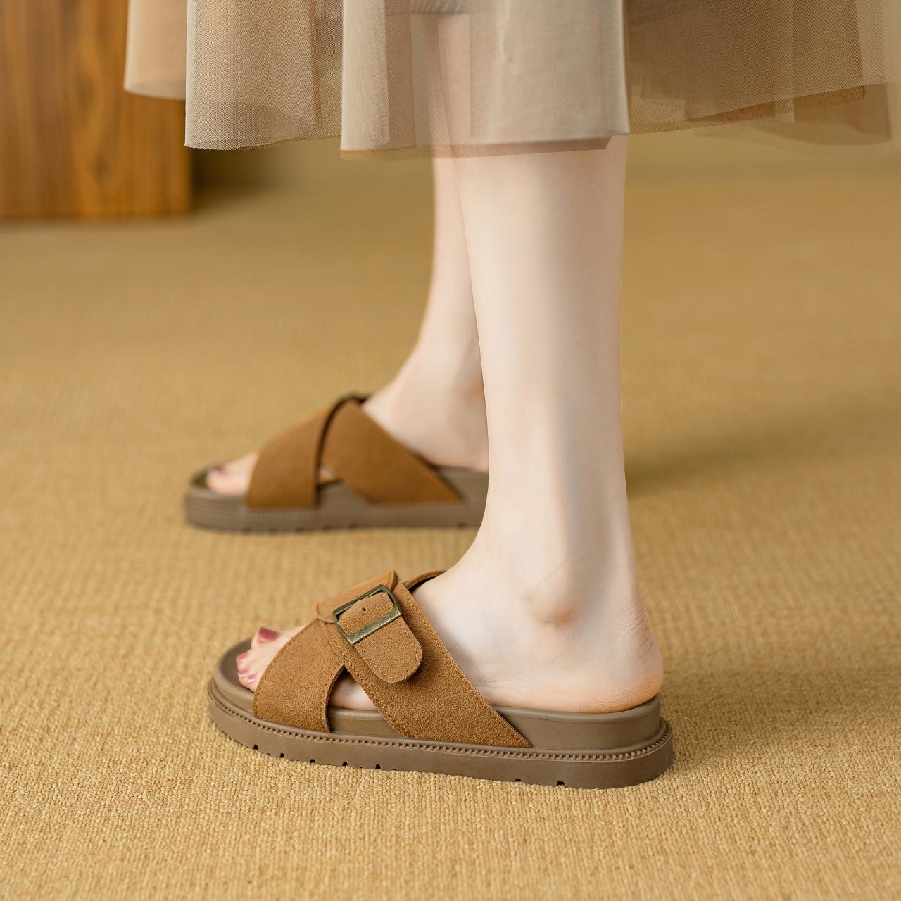 

Fashion Women s 2025Summer New Slippers Flat Bottom Thick Bottom Open Toe Metal Buckle Wearing Beach Cool Slippers Outside Slippers 35