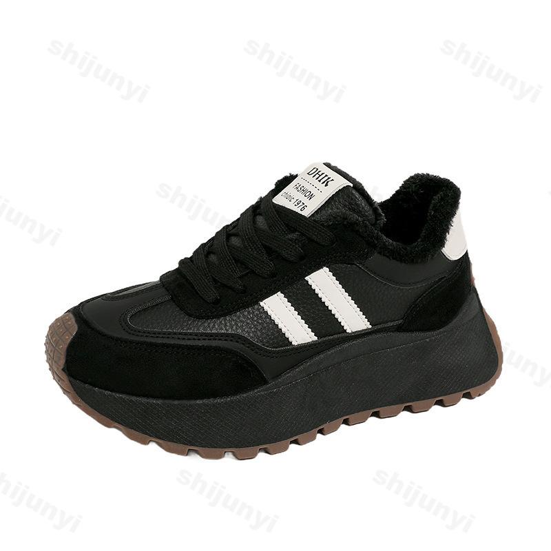 Winter Women' Retro Warm Velvet Low Top Vulcanize Shoes Fashion Versatile Plush Comfortable Non Slip Chunky Cotton Sneakers