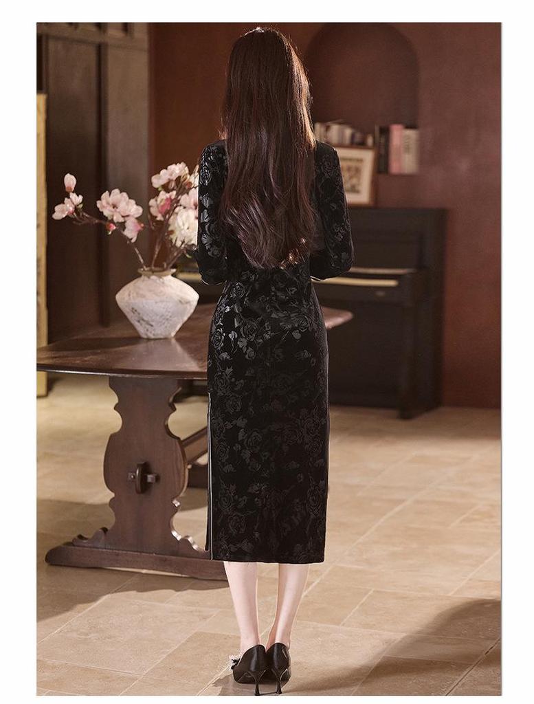 Bei Zhi Yun Black Retro Long Sleeve Cheongsam for Women - 2025 Autumn Collection, Youthful Style