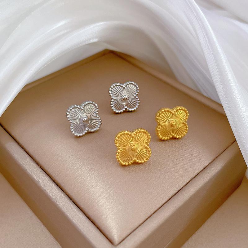 Retro Lucky Grass Minimalist Stud Earrings Cold Men'S And Women'S Earrings Personality Temperament Banquet Earrings