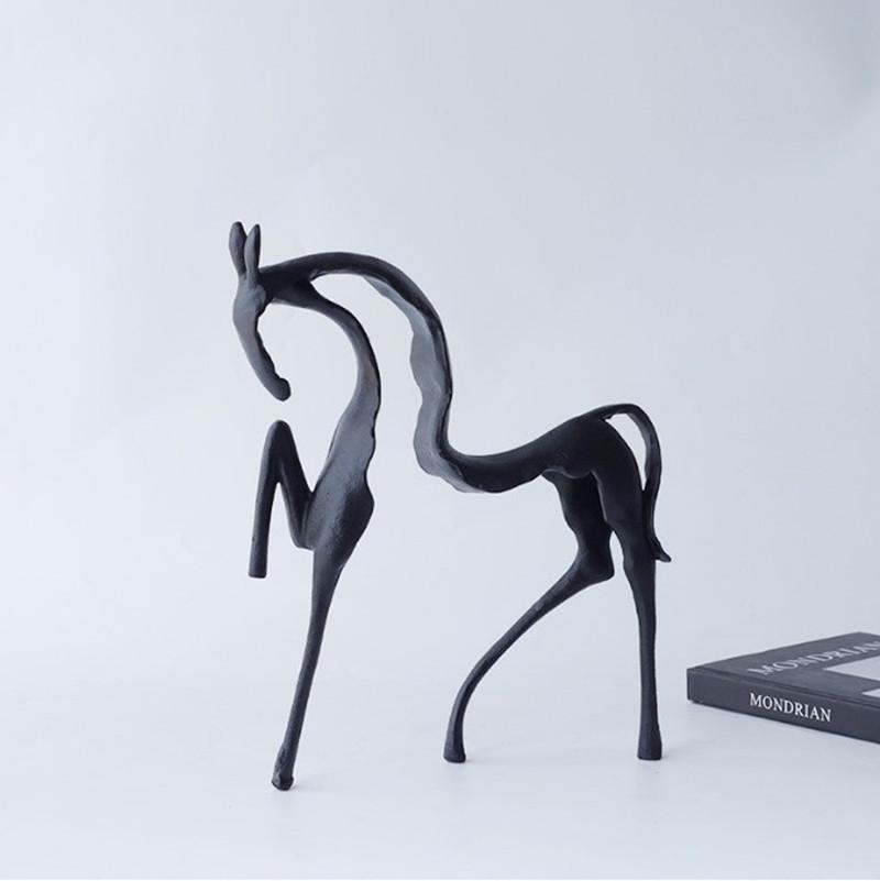 Black Cast Iron Abstract Horse and Deer Statue, Simulated Animal Model Sculpture, Office Desk Ornament, Modern Home Decoration