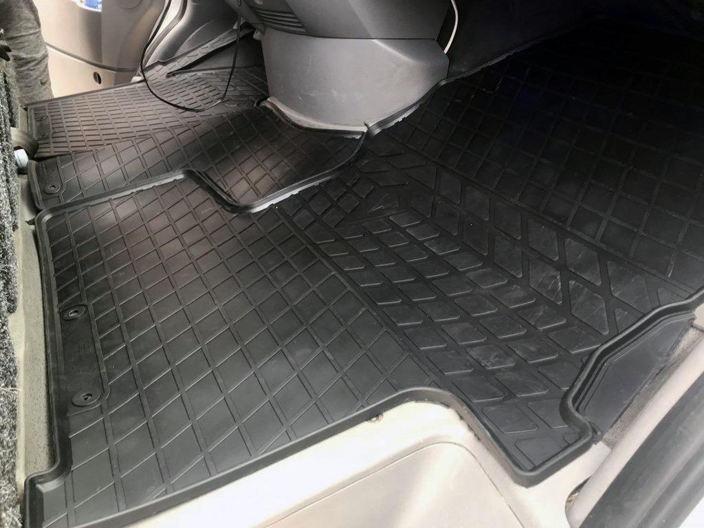 

Rubber mats (3 pcs, Stingray) 2-20251 for Volkswagen Crafter 2006-2016