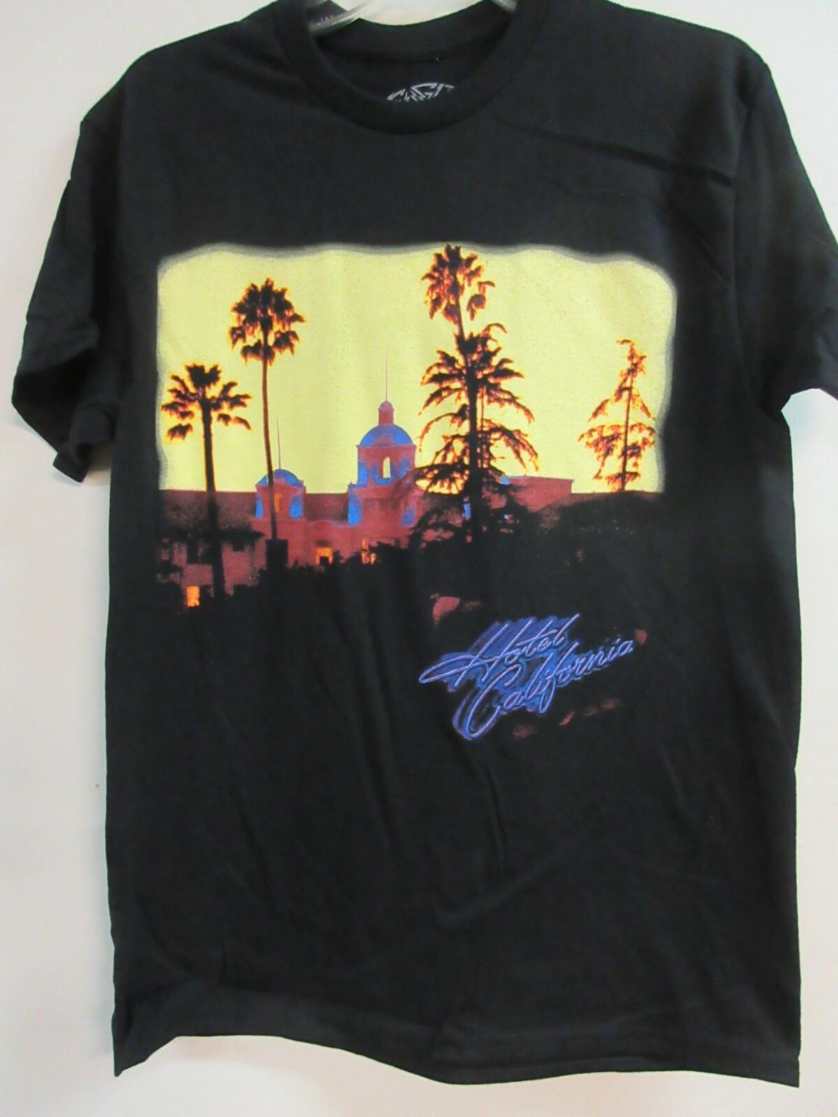 EAGLES OFFICIAL MERCH HOTEL CALIFORNIA 2023 BAND CONCERT MUSIC T- MEDIUM Unisex T-Shirt M