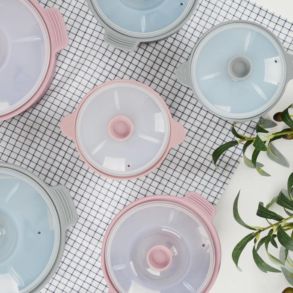 Pastellfarbiger Silikon-Eierdämpfer