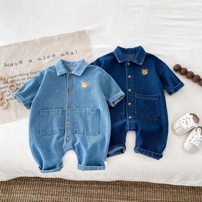 Baby Romper: Miękki Jeans, Kołnierzyk Wykładany, Zapięcie na Zatrzaski, Stylowy Kombinezon dla 0-2 Lat, Idealny na Wiosnę i Jesień.