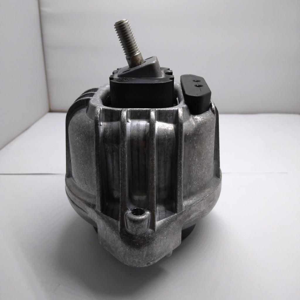 Engine Mount for BMW E81 E90 E91 E92 E93 (Part 22116768799)