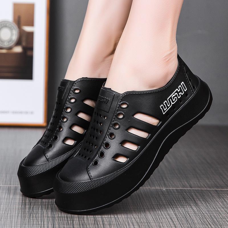 Men's Summer Casual Breathable Non-slip Beach Sandals: Soft Sole, Hollow Design, Ideal for Outdoor Activities.