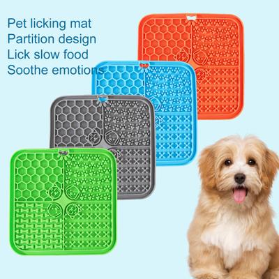 Vantuzlu Evcil Hayvan Yalama Matı Daha Yavaş Besleme İyi Yeme Alışkanlıklarını Geliştirin Sıkıntıyı Giderin Köpek Tedavi Dağıtıcı Mat