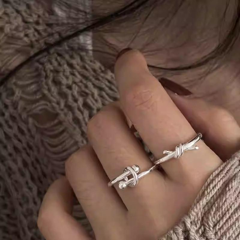 Minimalist Fashionable Copper Ring For Women With Unique Twisted Design Ideal For Layering