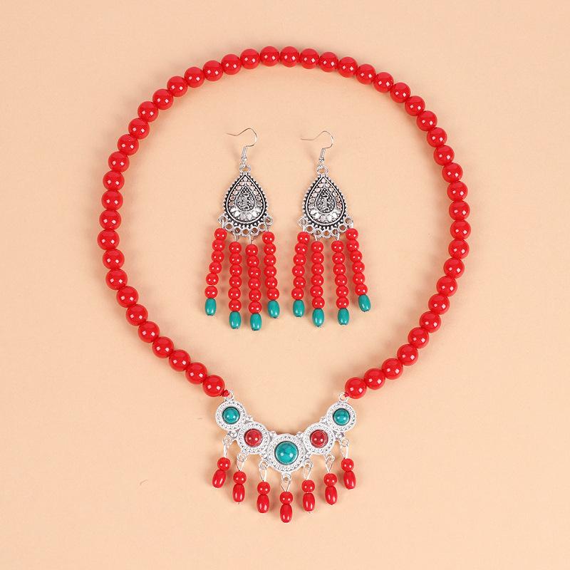 A Few Red Fringed Forehead Chains, Exotic Forehead, Eyebrow Pendant, Retro Earrings, Women's Tibetan Headdress.