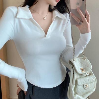 Haut Coréen pour Femme à Col V Courbe, Manches Longues et Coupe Slim – Style Tendance Doux et Piquant